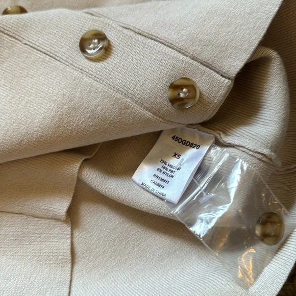 One day grey cropped top - Picture 4 of 4